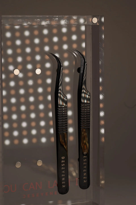 Tweezer case with deseyener mag lid